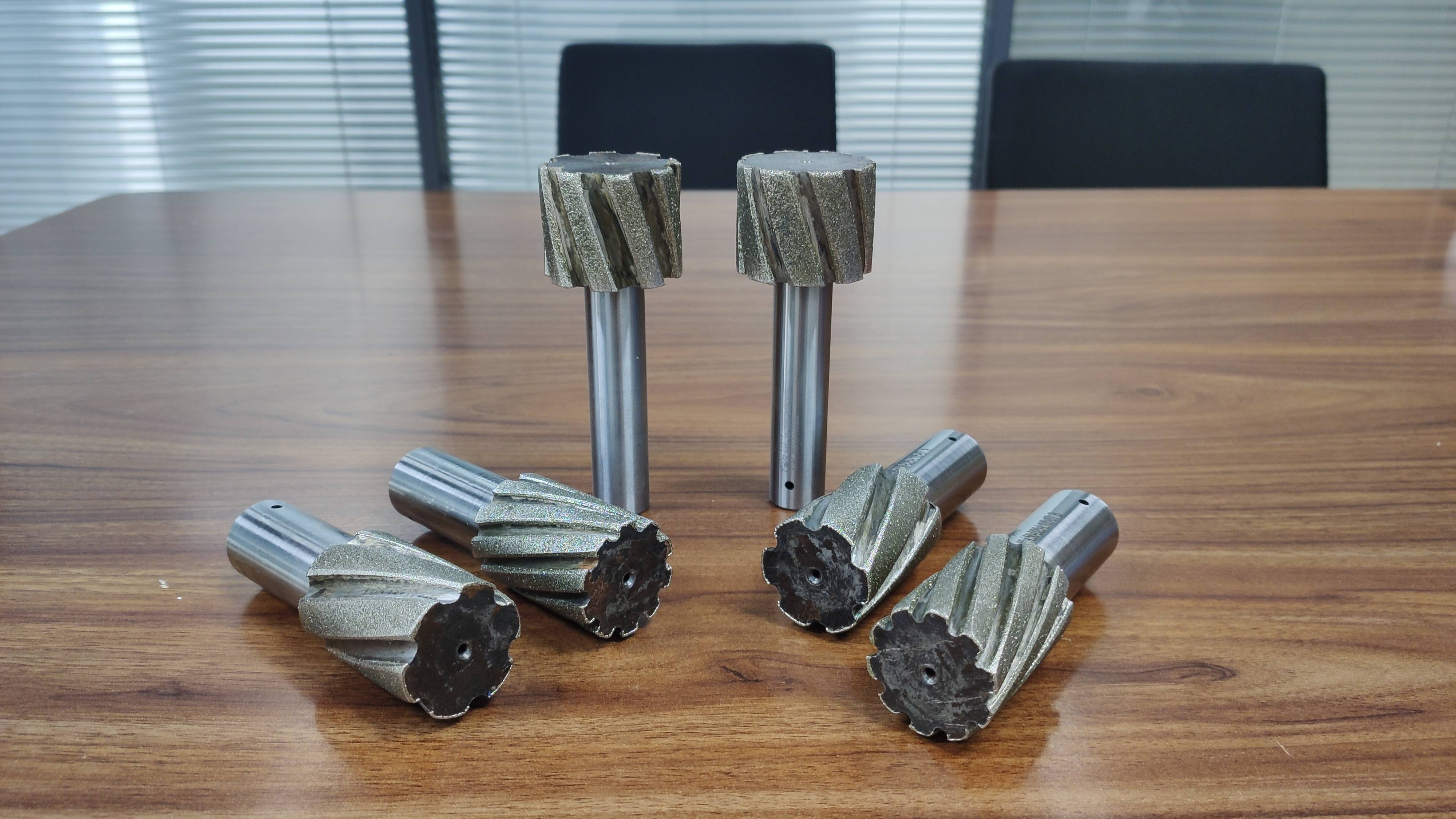 金刚石珩磨铰刀铰削qt500球铁ht250灰铁件的精度及加工余量