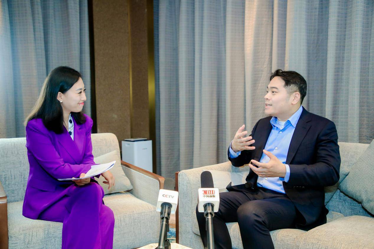 常青藤爸爸出席2021中国品牌博鳌峰会 创始人黄任接受cctv专访