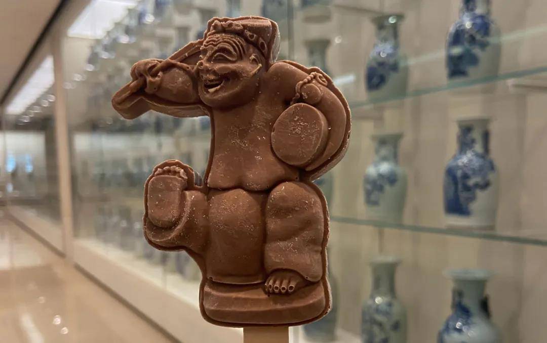 说唱俑雪糕,巧克力味,15元击鼓说唱俑,汉代雕塑,一件动作夸张,表情