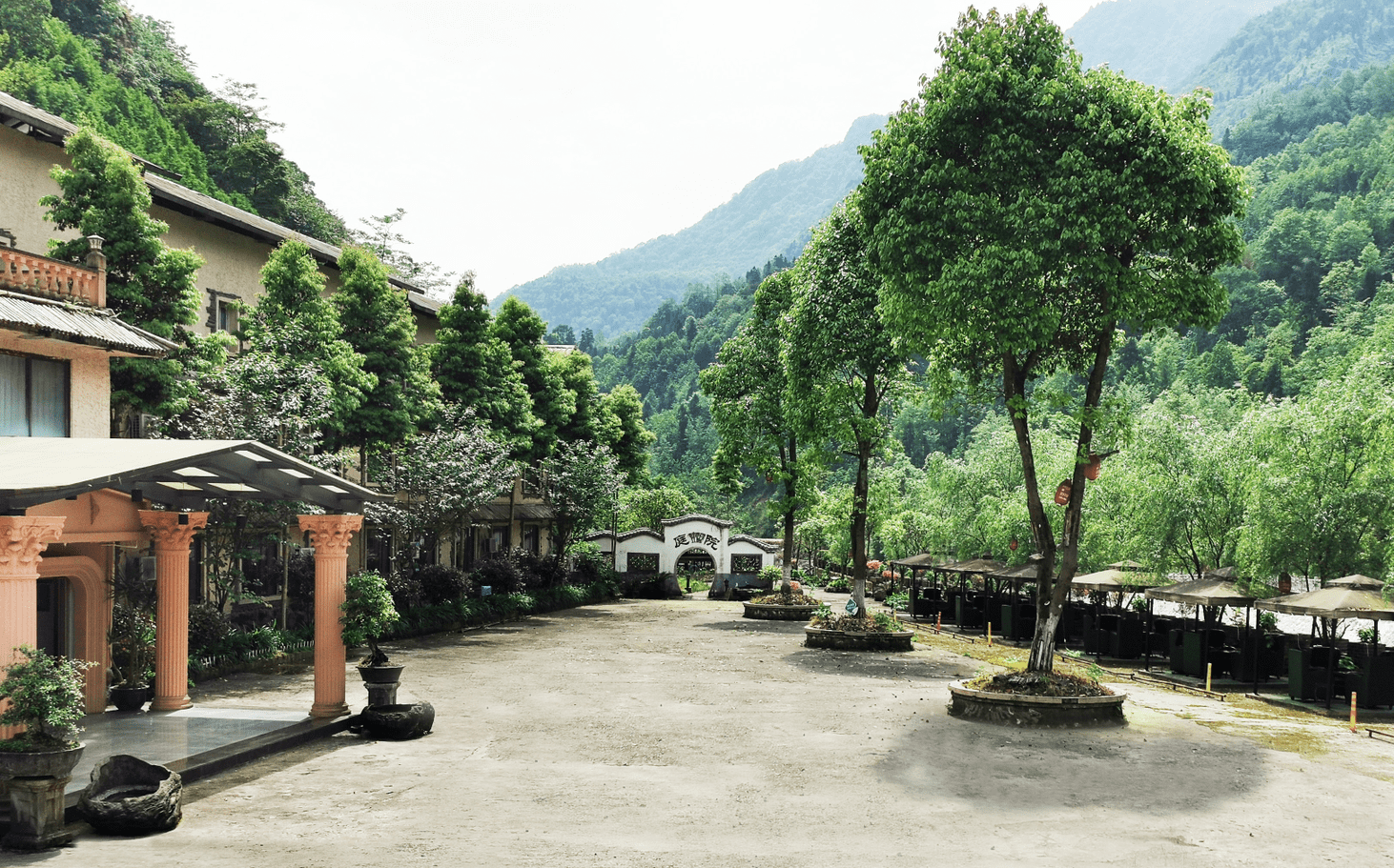 成都向西西岭雪山下超美丽的度假山庄夏日避暑好去处