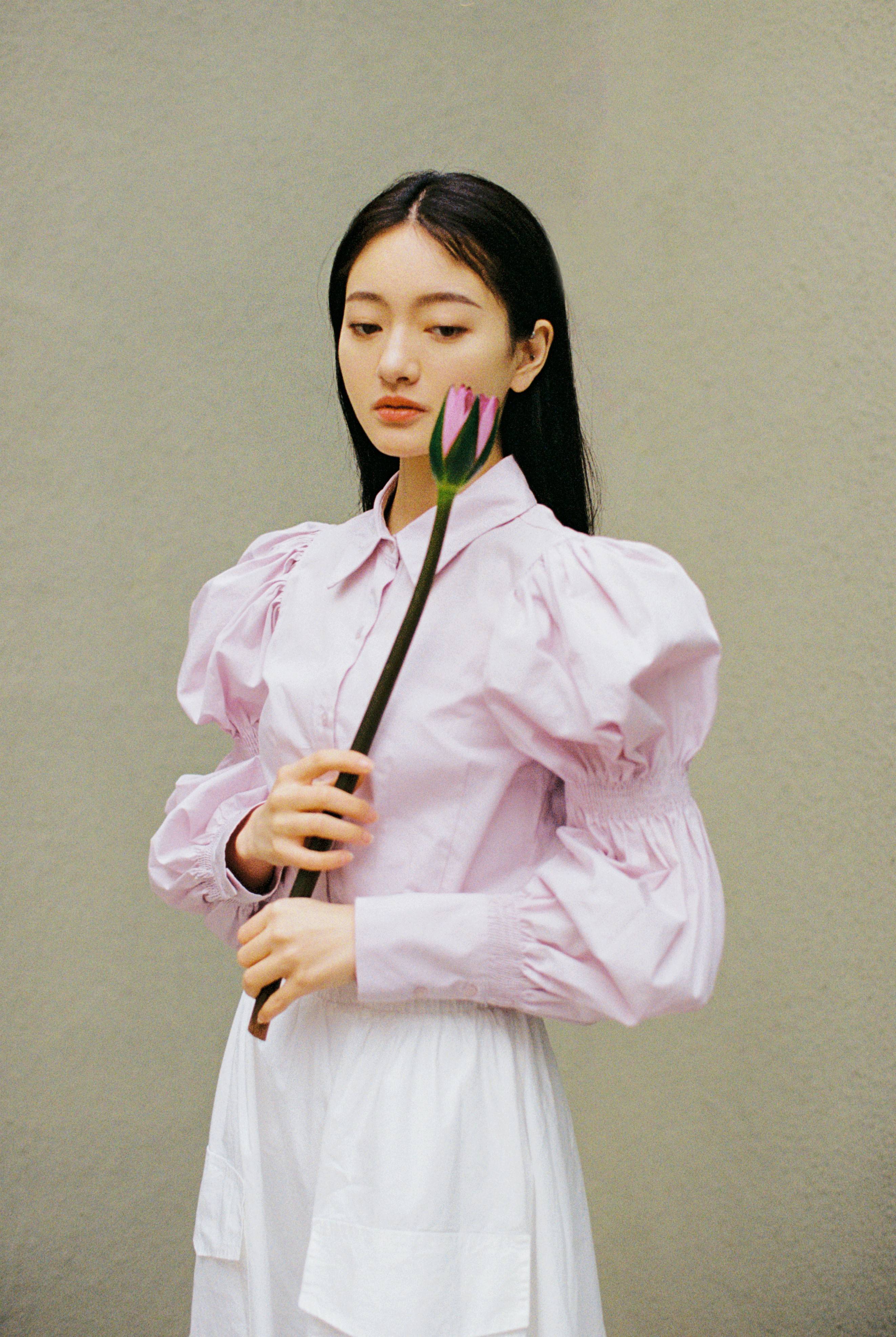 丁博初夏写真欣赏 赏花少女氤氲初恋的味道