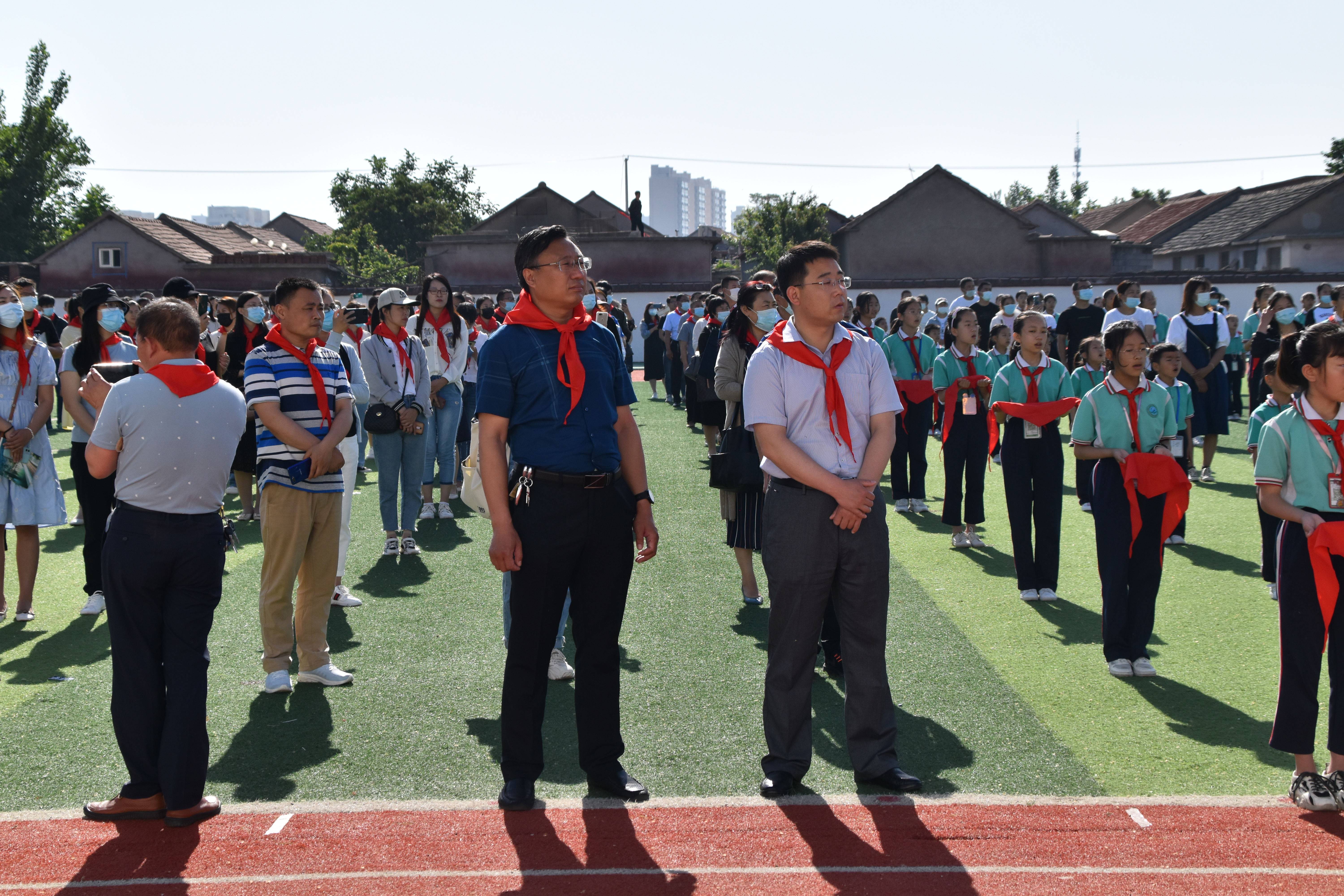 沂水县第二实验中学隆重举办新队员入队仪式暨分批入队示范活动