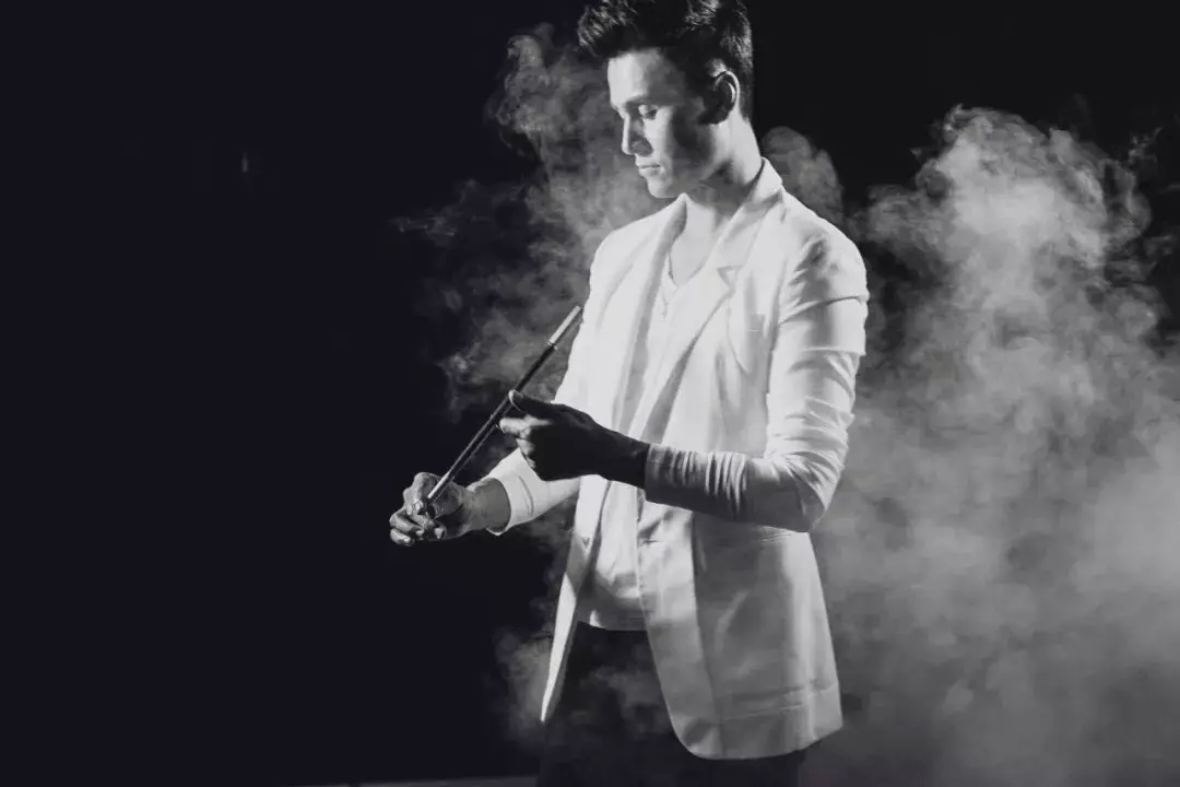 人物历程黑先生刘世杰匠心二十载他的魔术依然会让所有人感动