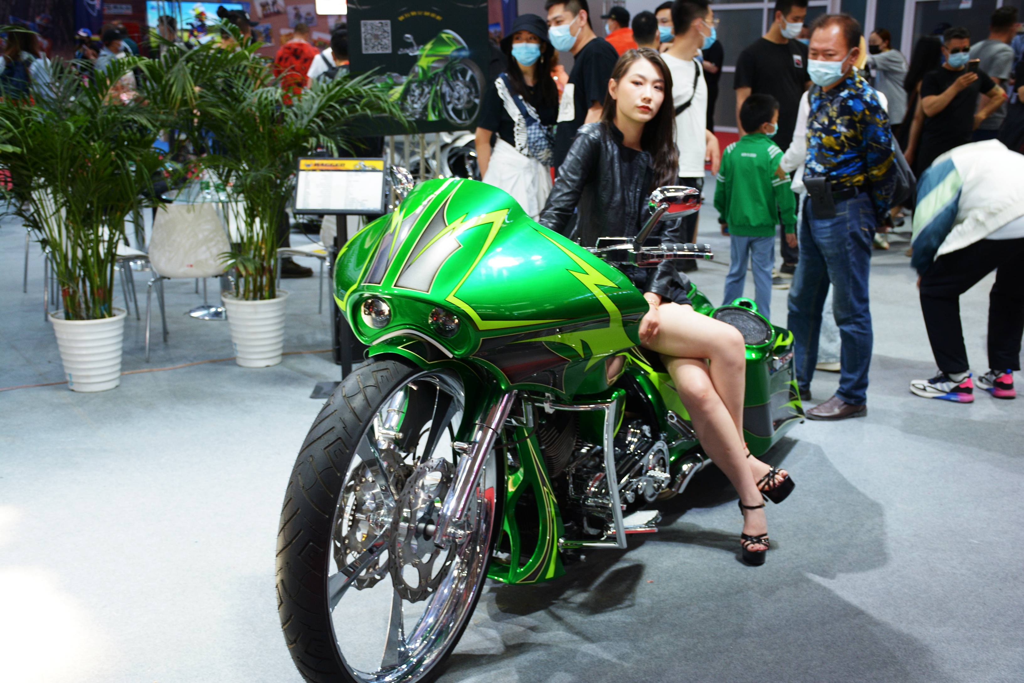 北京国际摩托车展开幕各地摩友奔赴京城现场很火热