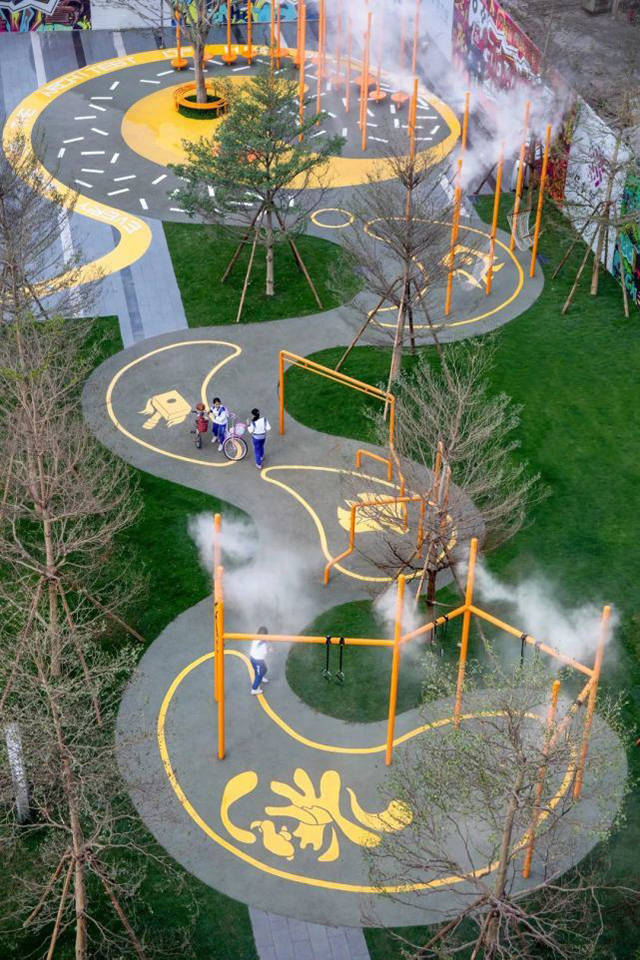 保利梦工场商业广场设计以"红与蓝的对决"为主题,满满电竞气质!