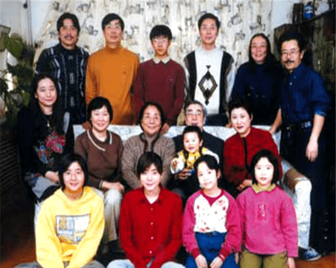 周令飞:与祖父鲁迅神似,为爱情离开大陆,晚年靠卖爆米花度日_周海婴