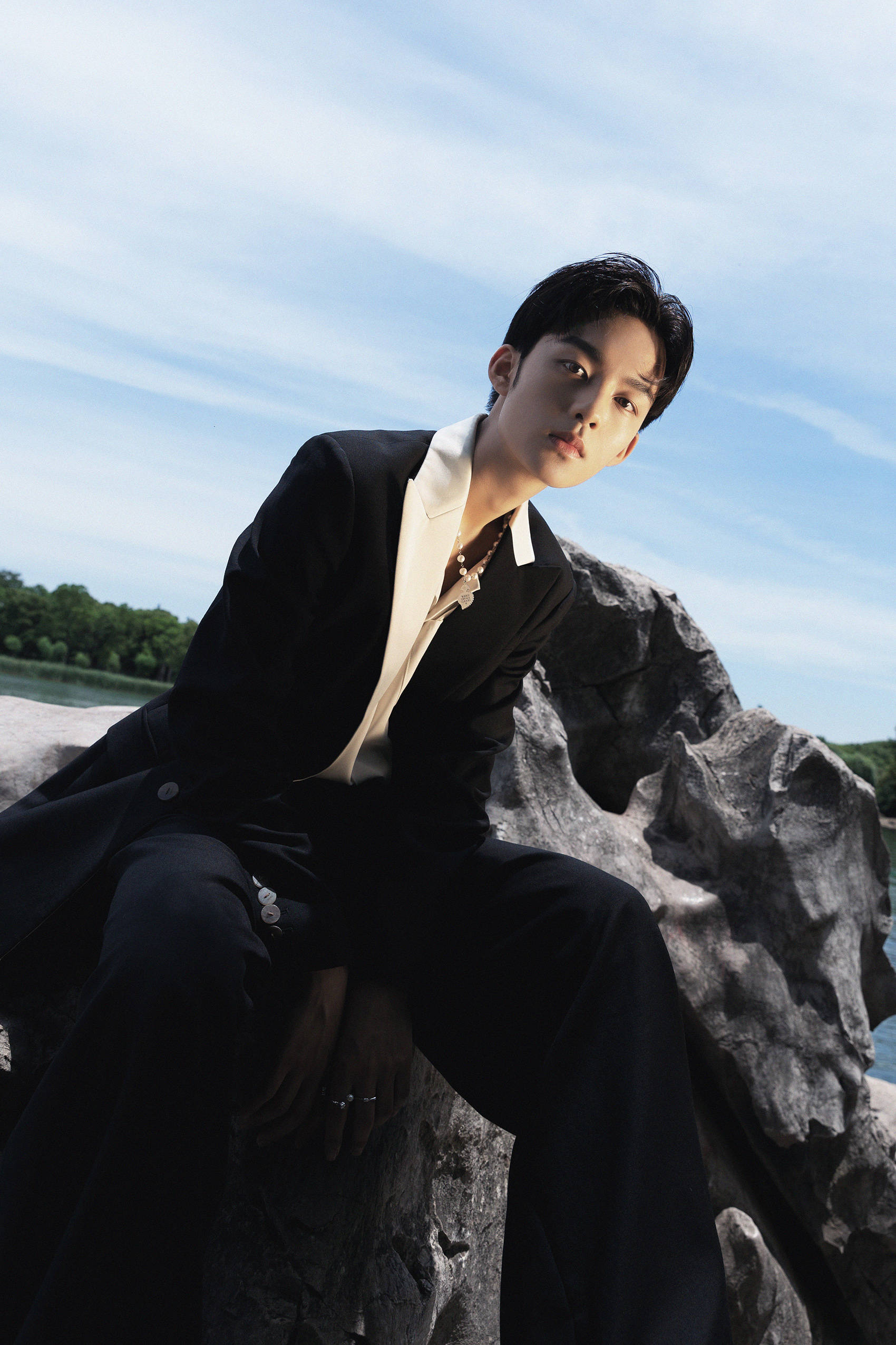 黄毅现身腾讯拾光盛典限定千古男团燃爆国风舞台