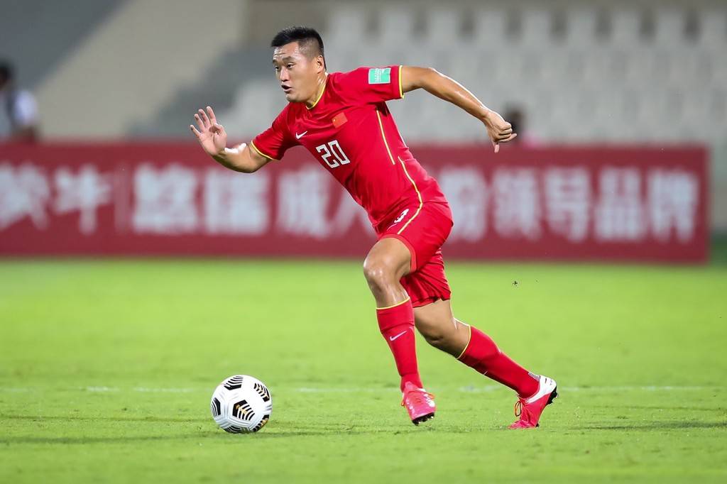 广州城董事长:唐淼是职业足球榜样 很多年轻球员都在学他_中国队