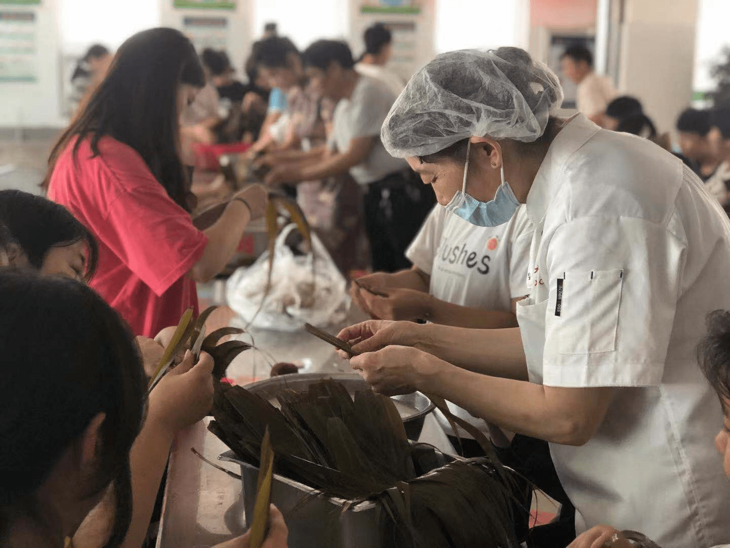 徐主任,李主任,包老師和青島家和集團服務總監韓勒,學生教練唐國良