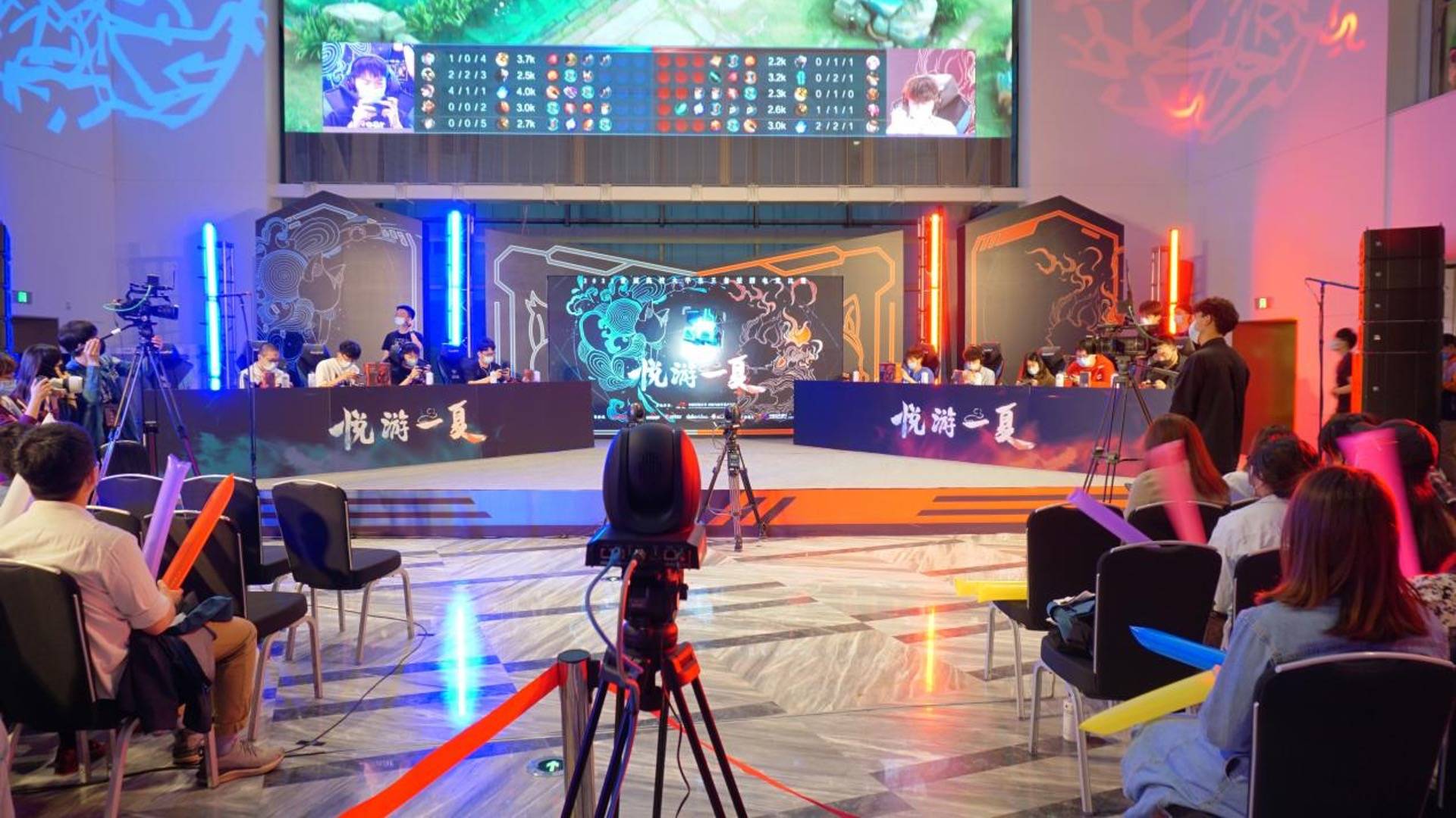 看中国传媒大学如何在30秒内同台变换电竞赛事与舞台节目的拍摄直播