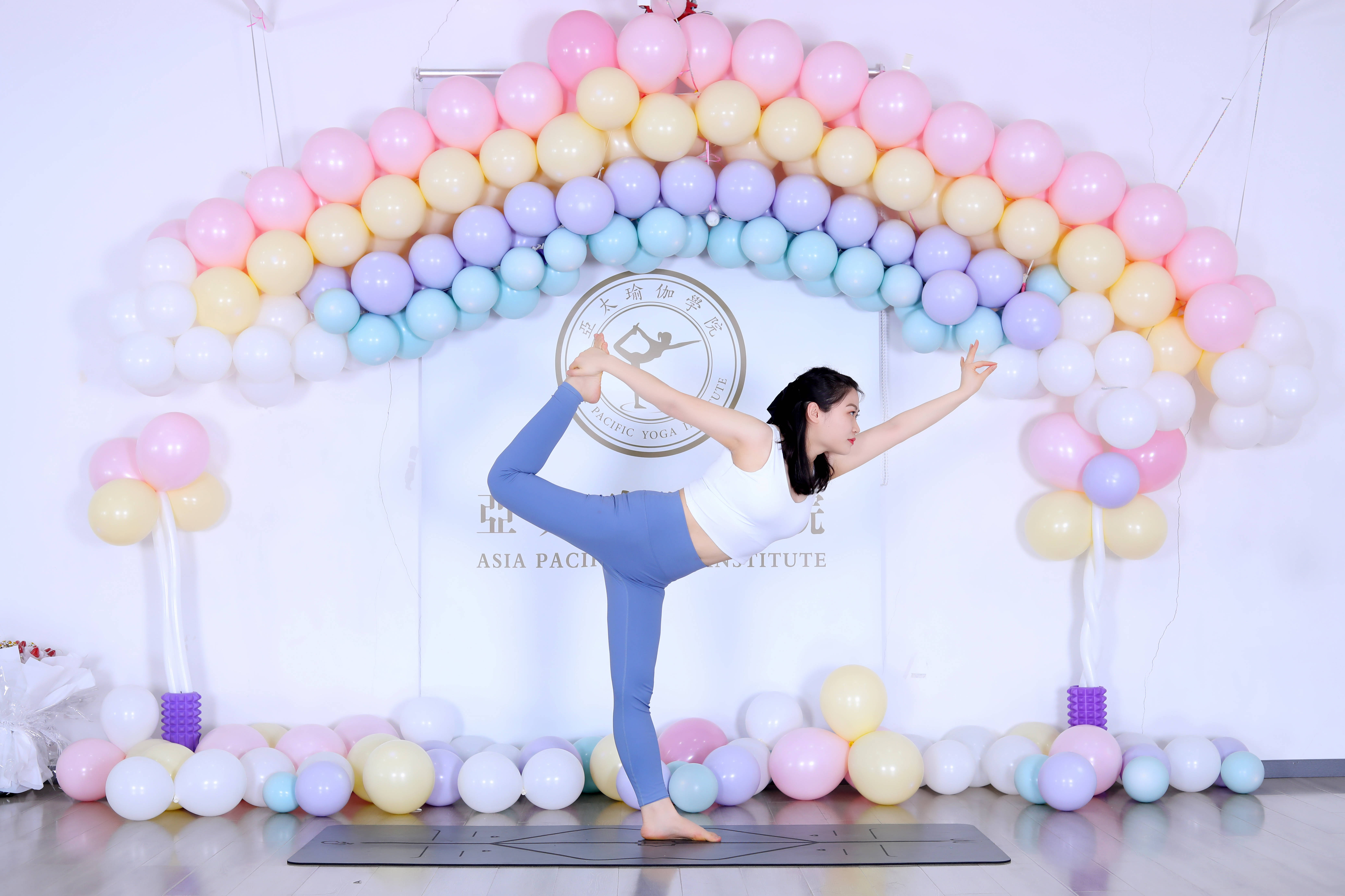 8 个瑜伽体式有效缓解!