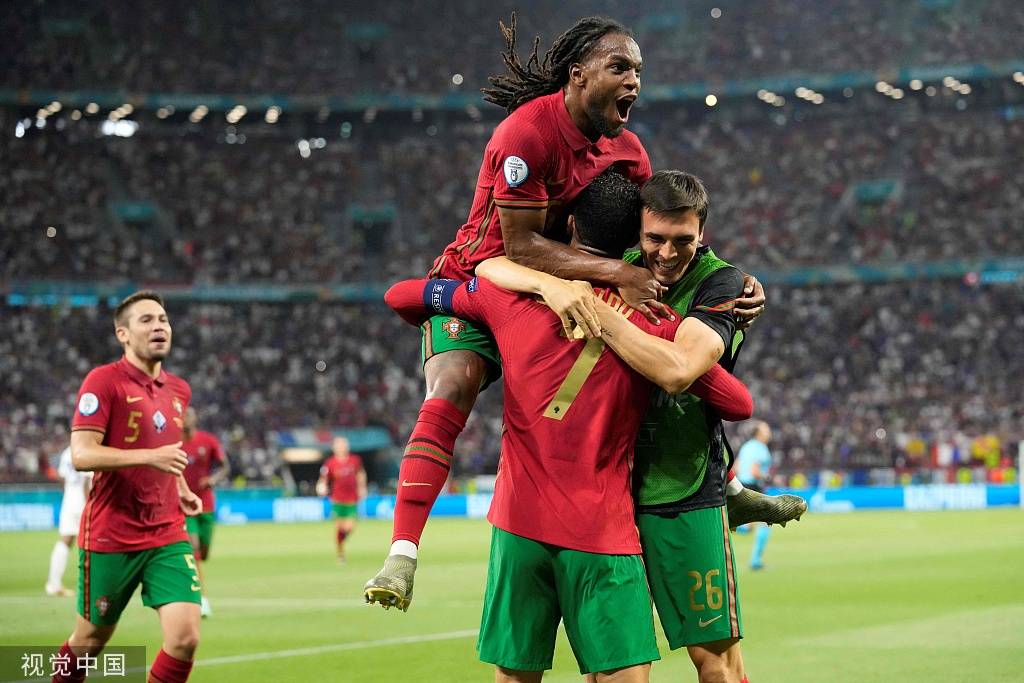 欧洲杯-C罗本泽马双双点射破门 葡萄牙半场1-1法国_洛里