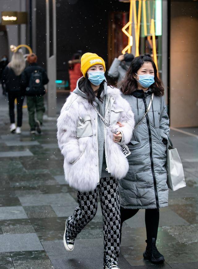 文章|活力满满过女神节，好看的运动鞋安排好了，小姐姐们提升魅力必备