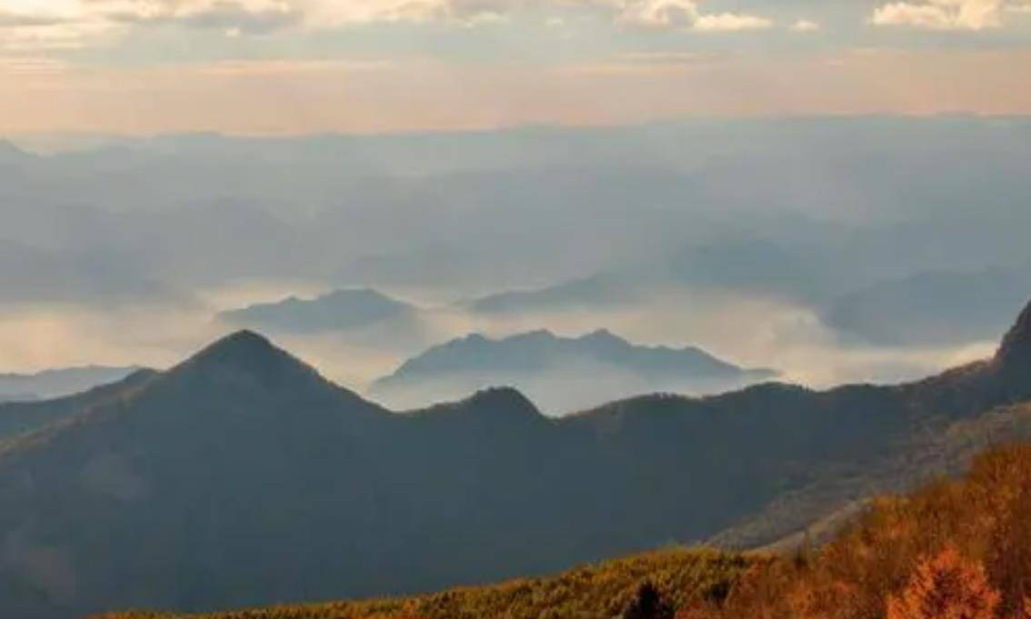 霧靈山是一座被滿清皇帝看重的風水寶地在清朝百姓是不能進山的