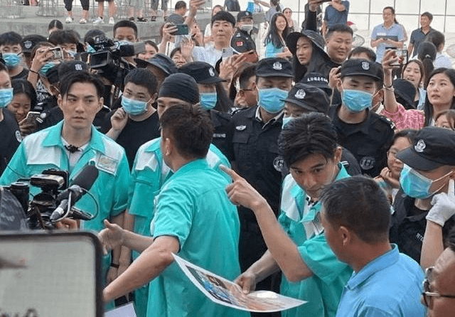 因为|吴奇隆录制综艺节目，意外暴露身高，网友：没电视上那么好看