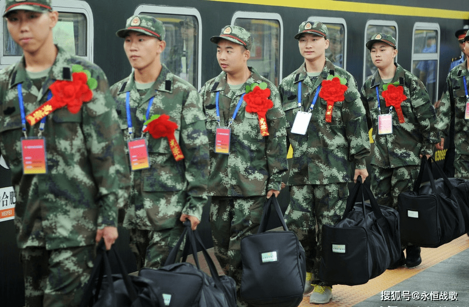 我寫的新兵第一天也是以陸軍新兵為基礎,其它軍兵種新兵第一天的情況