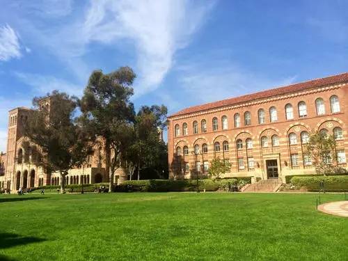 加利福尼亞大學(university of california),簡稱加州大學,是位於美國