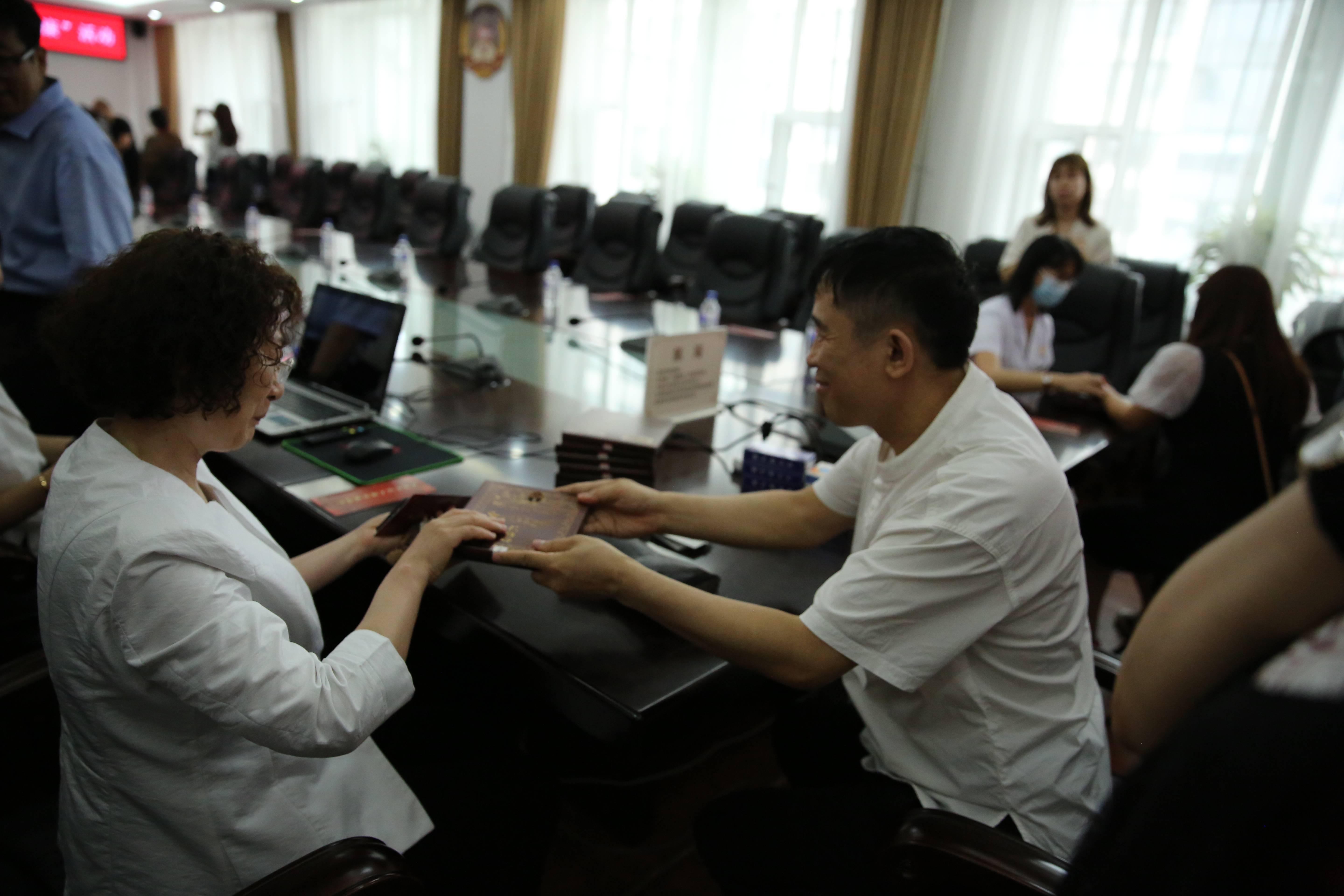 包含中日友好医院、一站式解决您就医代挂预约专家号，使您省去诸多麻烦的词条
