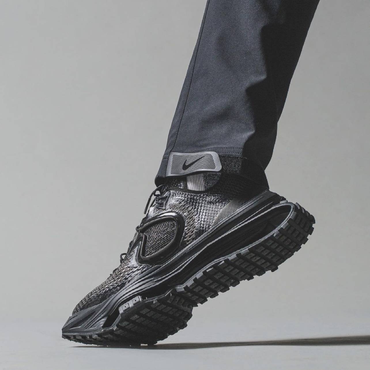 科技|Matthew M. Williams/MMW x Nike Zoom 004 坦克厚底跑步鞋黑武士 DC7442-001