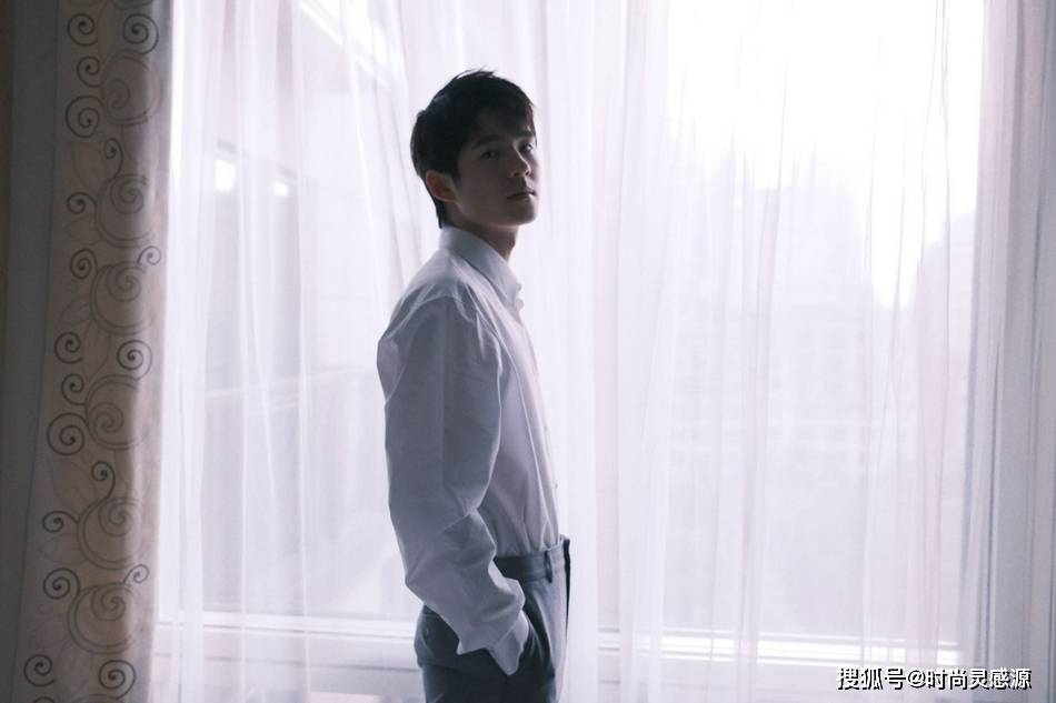 刘昊|你是谁的白衣少年?吴宇恒、吴磊、刘昊然、马启越演绎「少年感」白色造型