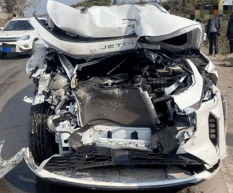 廉价中型suv捷途x70plus碰撞受损严重,气囊为何未打开_搜狐汽车_搜狐