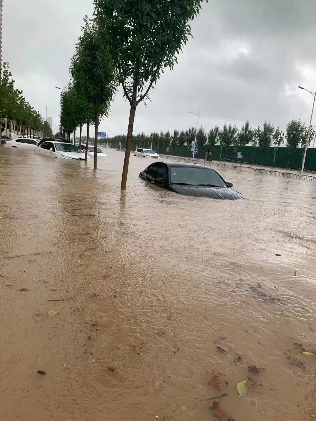 刚刚你湿身了吗郑州暴雨视频图片积水点盘点来啦快戳