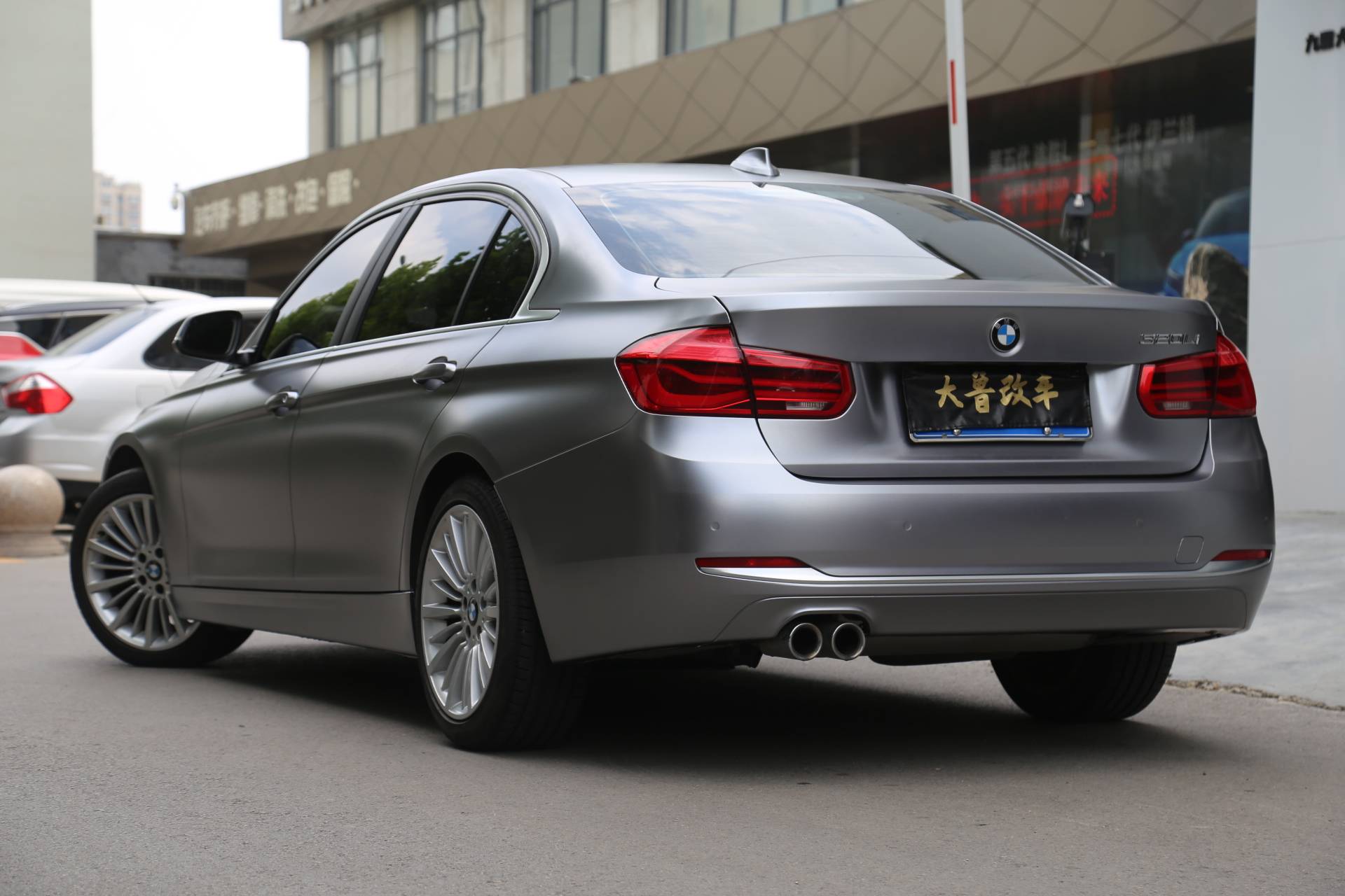 美学挥洒自如宝马三系全车改色贴膜电光金属钛银灰