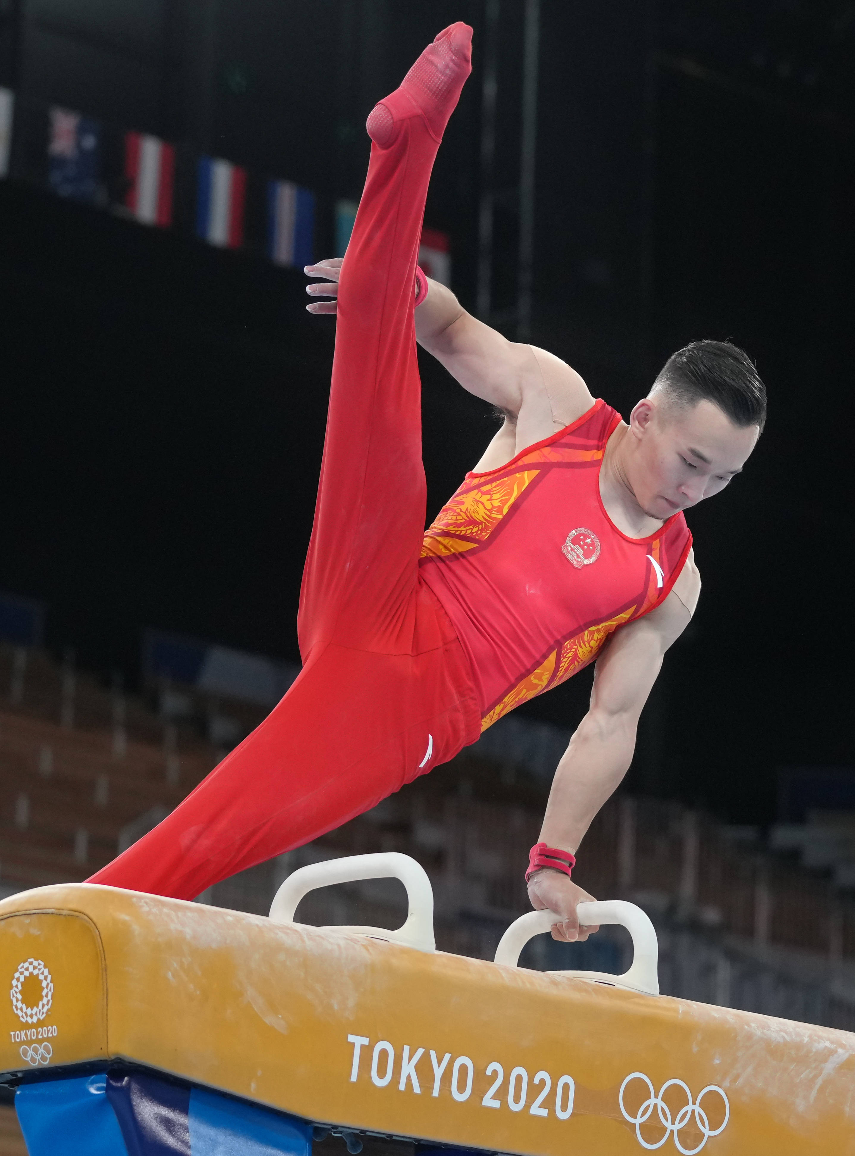 组图:中国男子体操队积极备赛 进行赛台熟悉训练