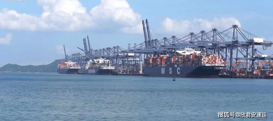 世界集装箱港口排名_港口集装箱图片