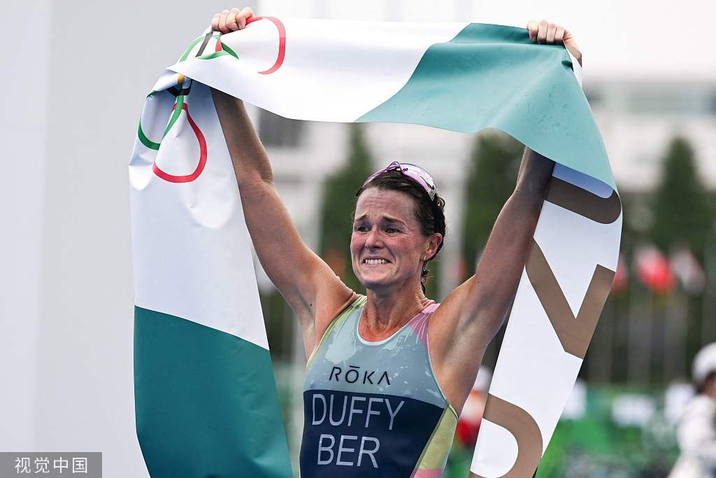 会铁人三项,女子个人赛,百慕大女子铁人三项运动员弗罗拉-达菲夺金