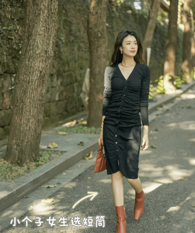 夏天|今夏火了一种靴子，叫“过踝不过膝”