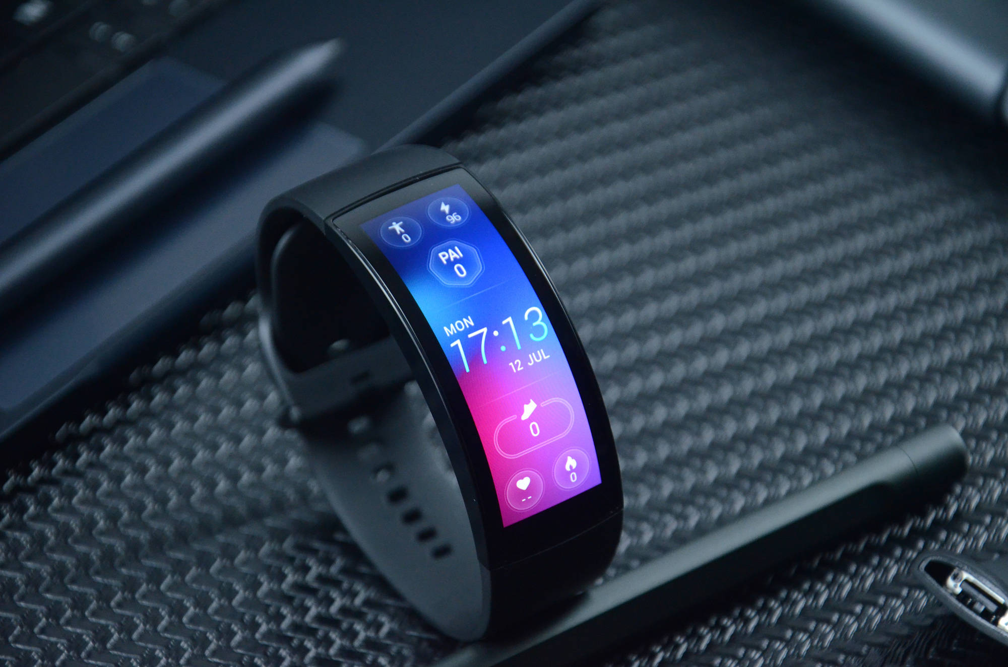 智能手表也有"曲面屏"设计?华米amazfit x开箱体验