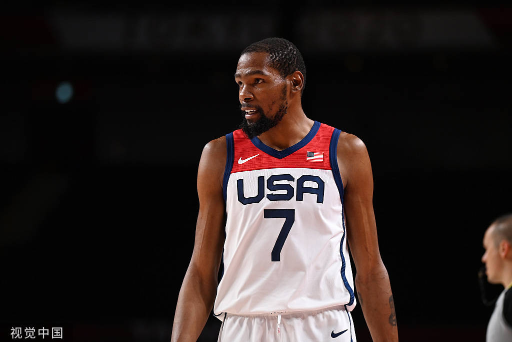 高清图:奥运美国男篮胜伊朗 杜兰特单手扣篮