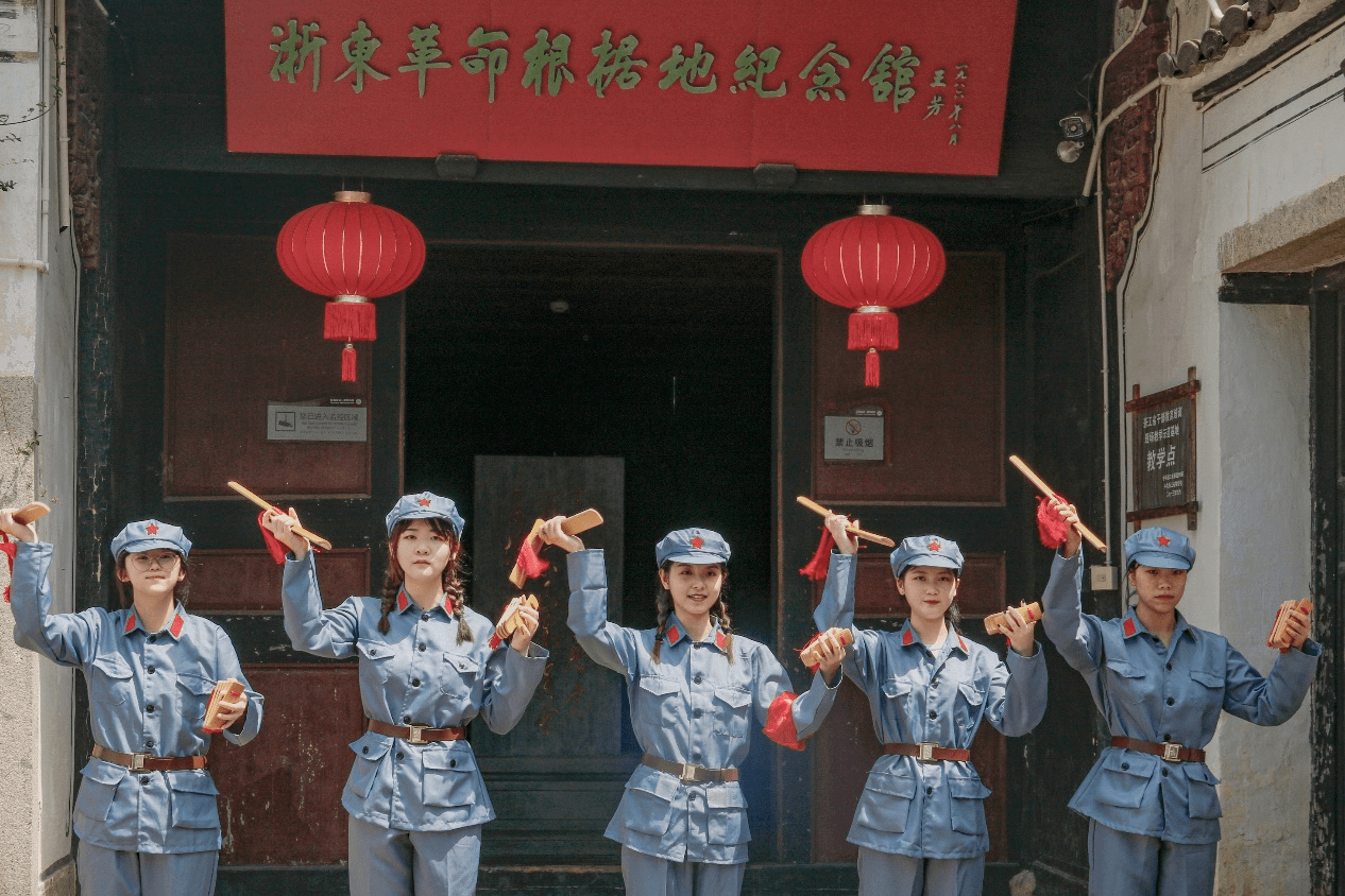 学习教育巡演文明实践团队奔赴宁波市余姚市横坎头村进行党史文艺表