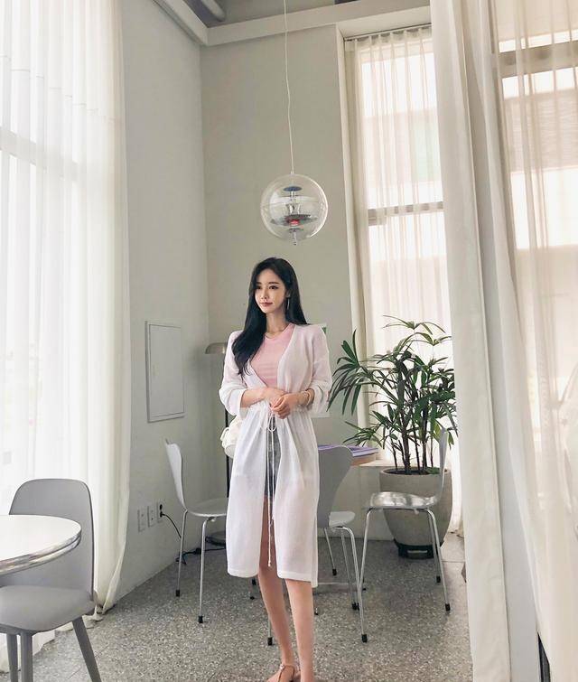 初夏|韩国模特孙允珠韩版长款通气防晒白色针织开衫网拍