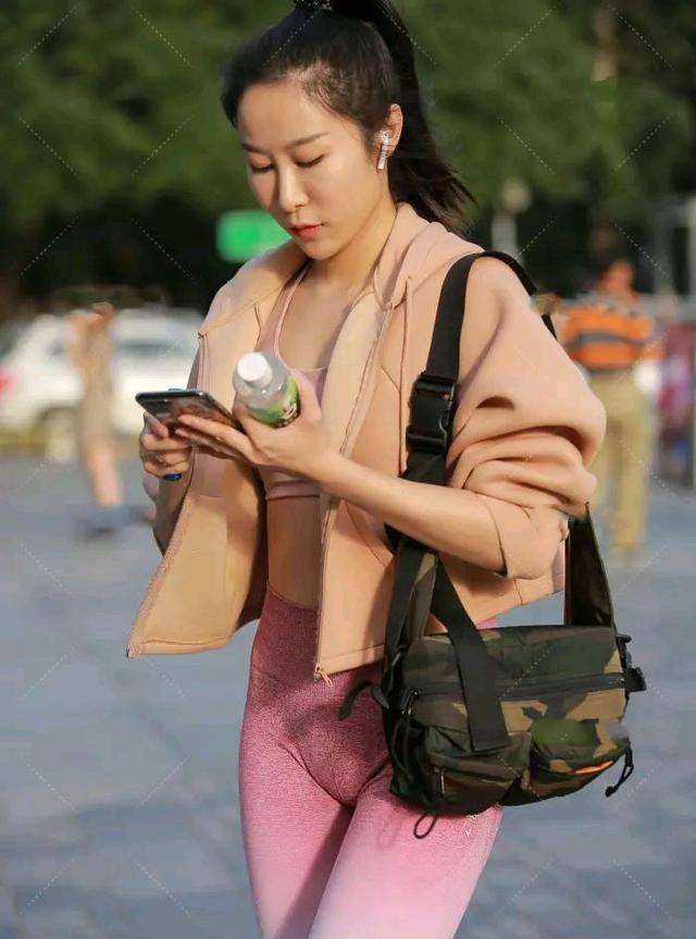 辣妈|爱美不是年轻女子的专属，辣妈也可以时尚靓丽，还多了一种成熟美