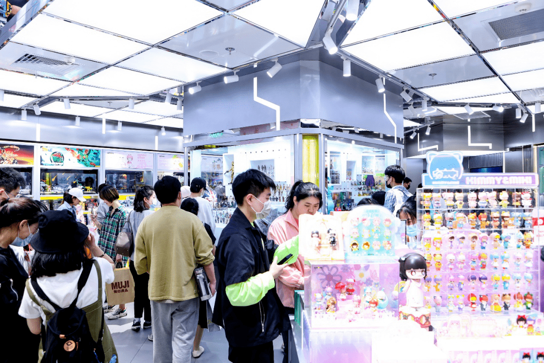 玩具|52TOYS创始人陈威：不做“泡泡玛特”第二 | 专访
