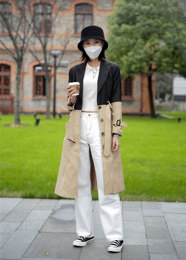 运动鞋|穿长风衣时，最好别配这2双鞋