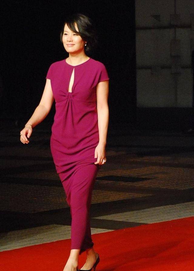 建议|邬君梅这样的女人真厉害，即使长相不惊艳，但靠气质就能赢得目光