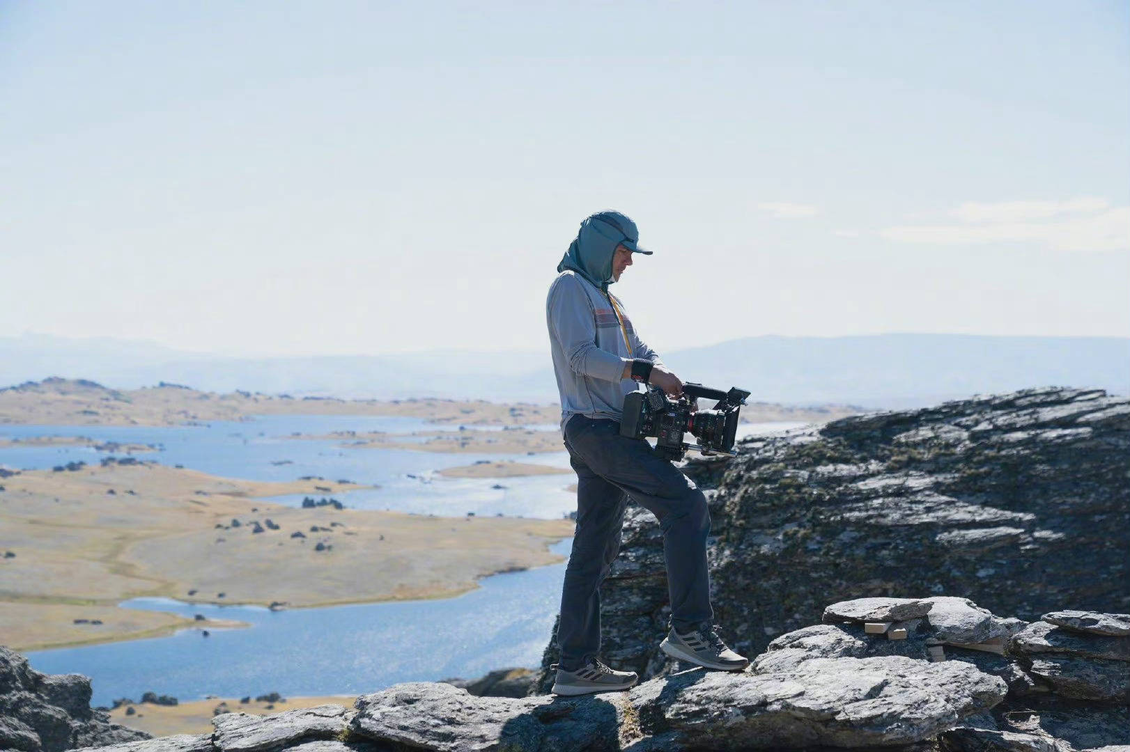 指环王|亚马逊剧版《指环王》首季正式杀青 各集导演片场照集体曝光