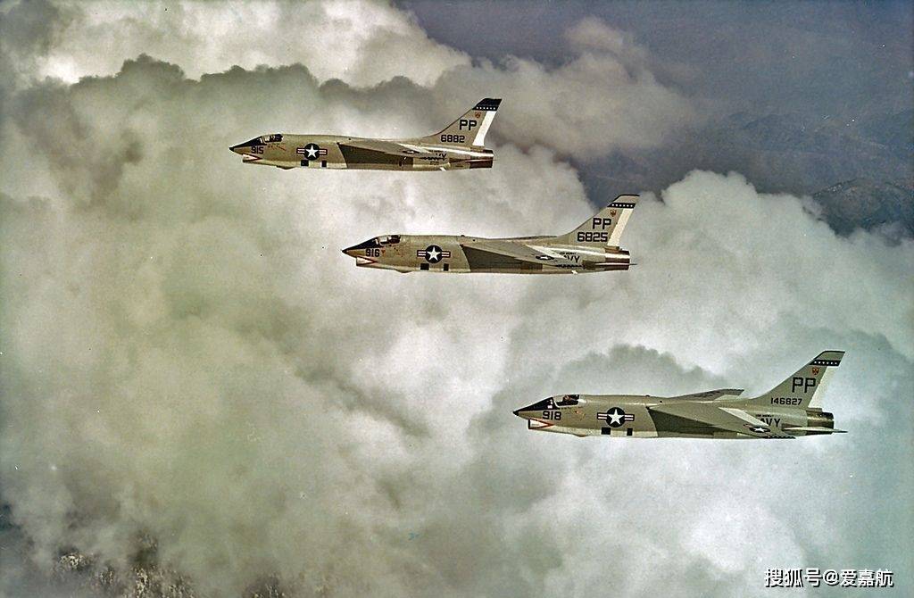 f-8 十字军战士 系列舰载超音速战斗机图片集