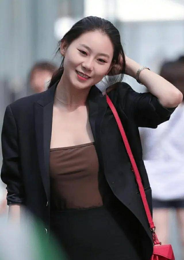 长裤|长裤很显腿长，裙装增添性感韵味，小姐姐教你该如何选择
