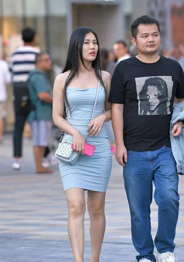 蓝色|打破穿搭的常规习惯，不断去尝试去征服，才能穿出时尚百变的效果