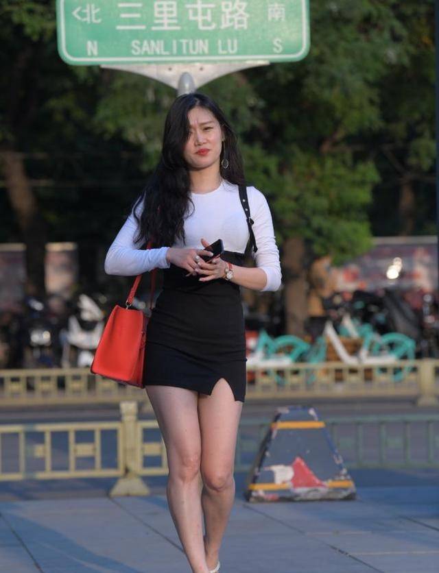 黑色|学会了舍繁就简的穿搭技巧，你也一样能够成为潮流达人，展现魅力
