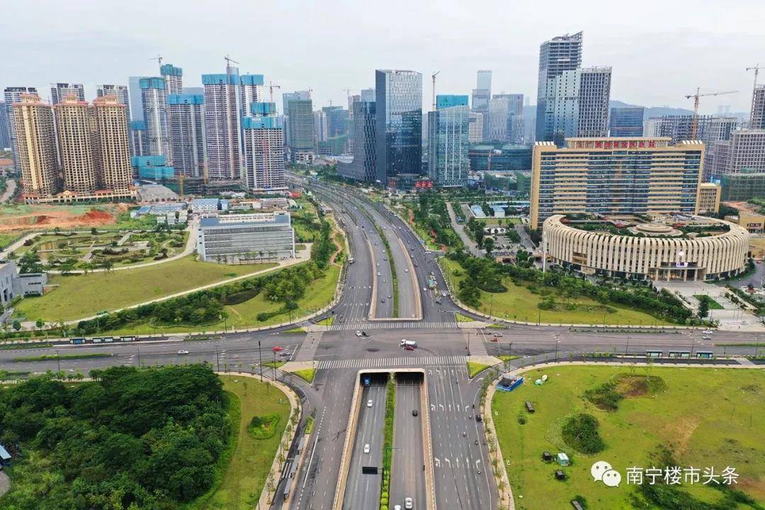 其中平乐大道一路往南至那马,把总部基地,五象湖住宅区,五象南一一