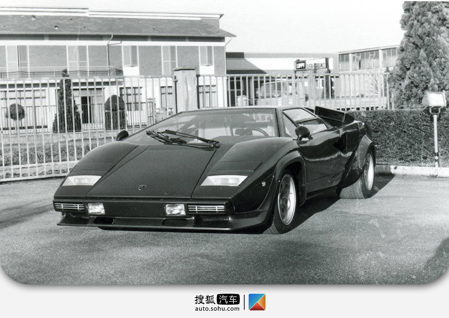 经典延续的兰博基尼countach lpi 800-4