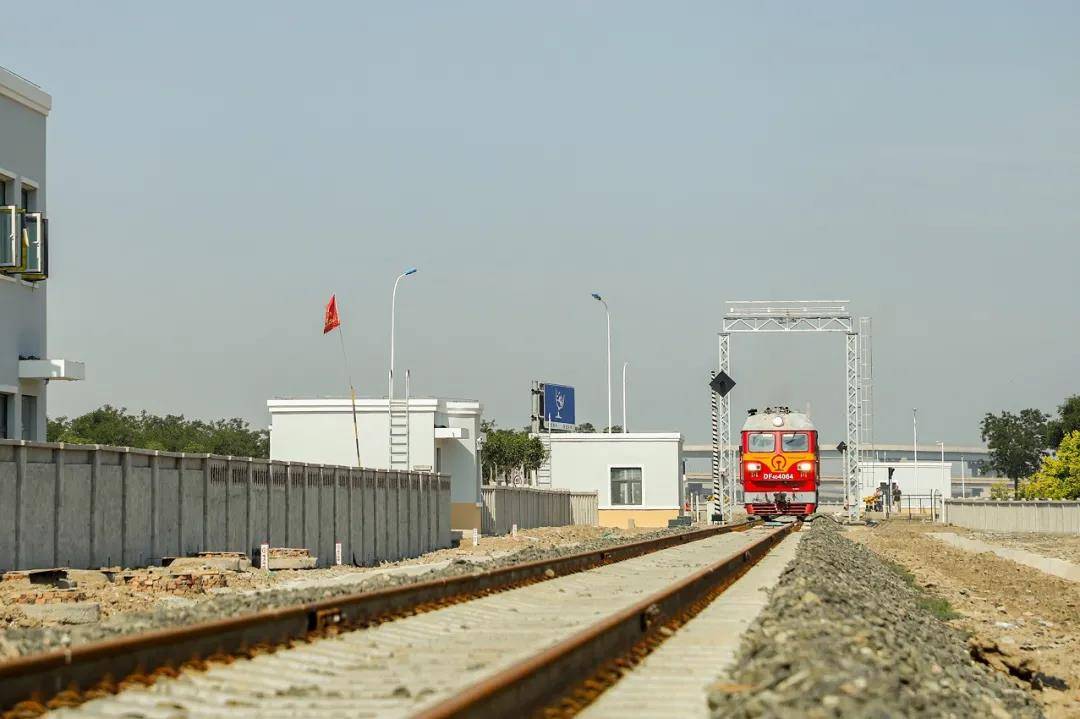 下一步,天津铁投集团将会同南港港铁公司继续争分