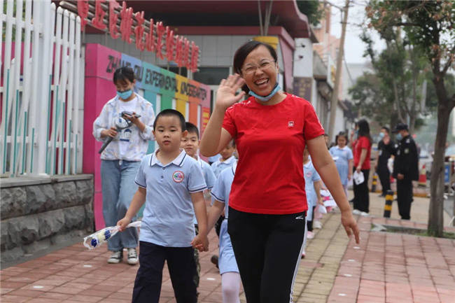 张瑞丰|打破焦虑 赋能成长：章丘桃花山实验幼儿园用“金牌服务”重建育儿关键价值