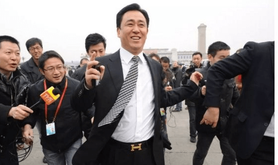 皮带|lv腰带的系法与搭配要点 男士腰带的显曲线时尚搭配