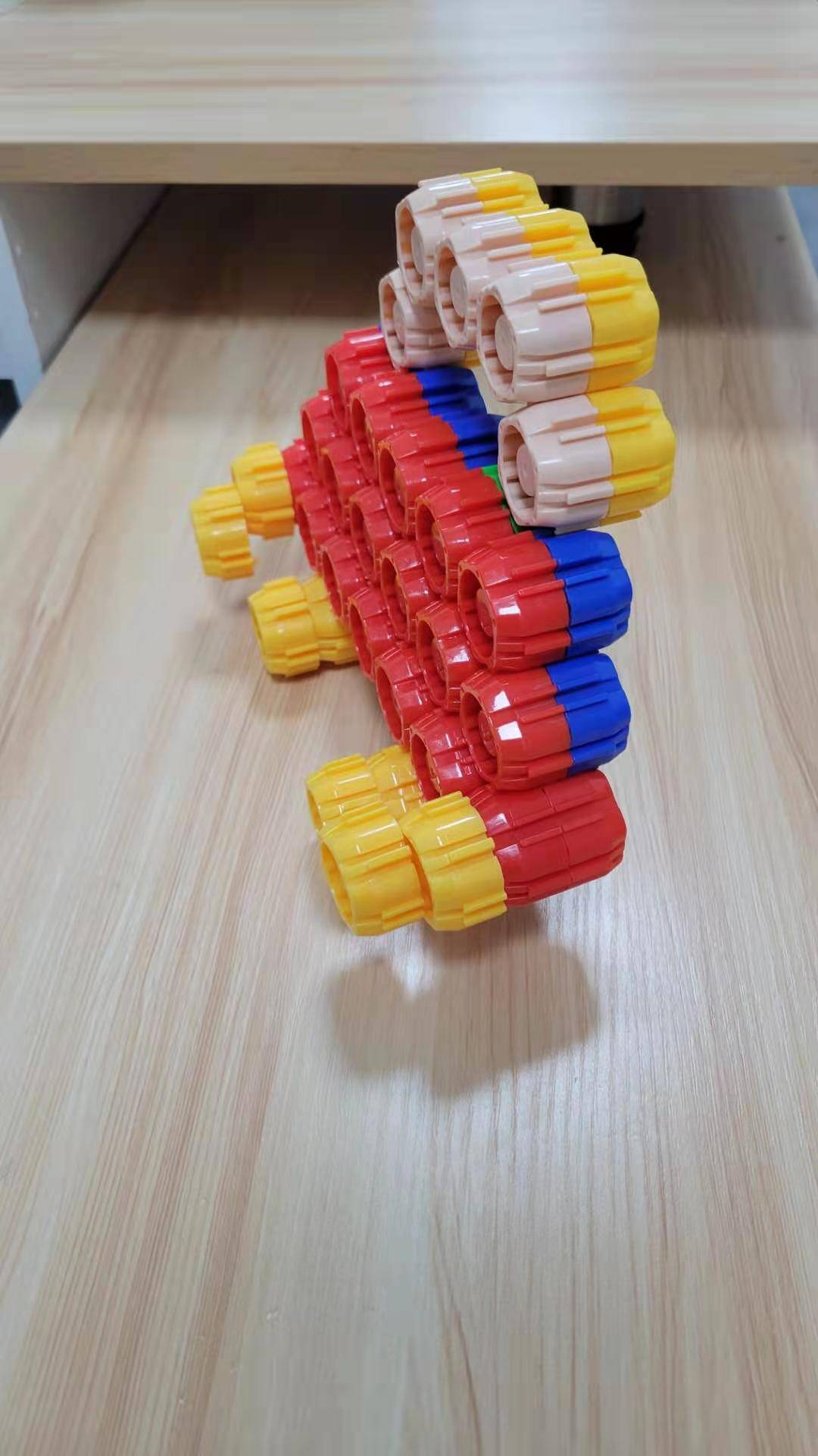 便携式可爱的小瓶盖手机支架~遛弯也能提溜
